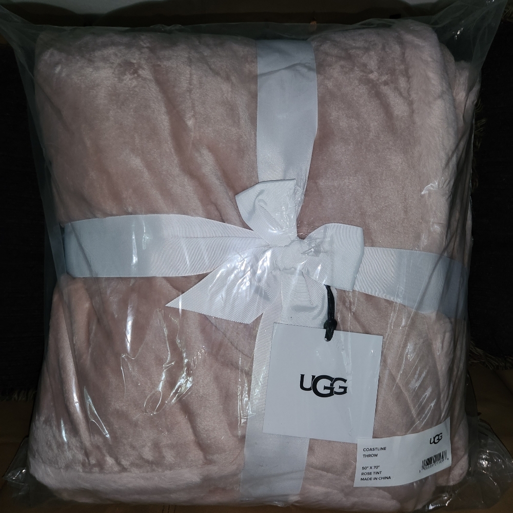 UGG Pink Plush Throw Blanket 50 By 70